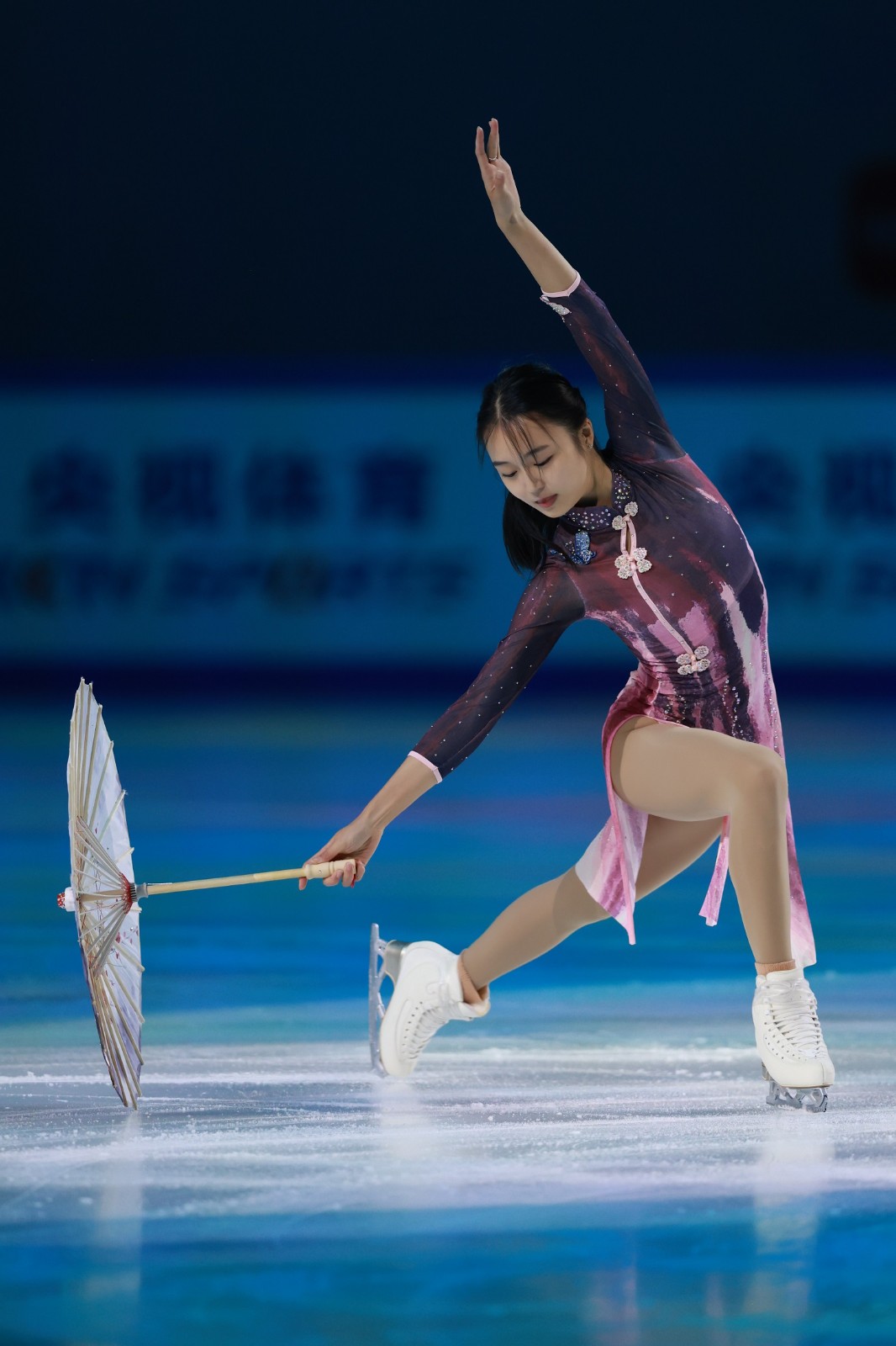 花样轮滑全明星盛典，青春在轮回中飞扬