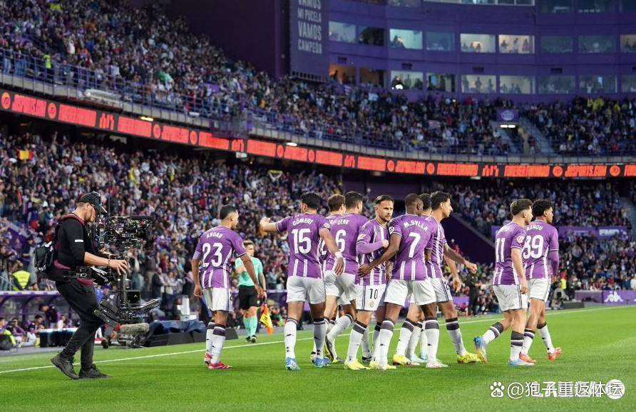 西甲比赛中出现多次精彩远射，技艺精湛