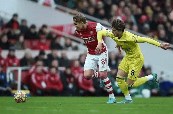 英超精彩不断,球员讲战术体验 英超精彩不断,球员讲战术体验