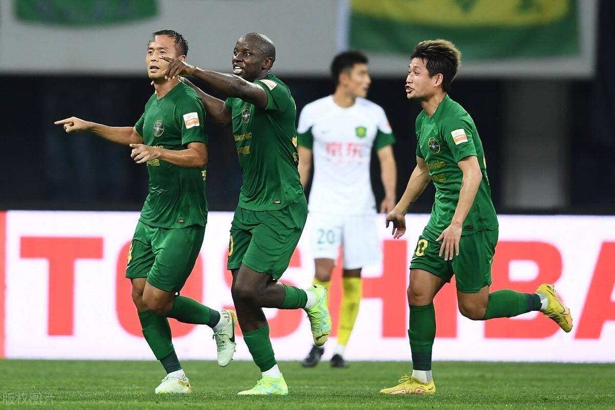 -关于半场焦点：54-51，北京队稍占优势，比赛激烈进展中！的信息