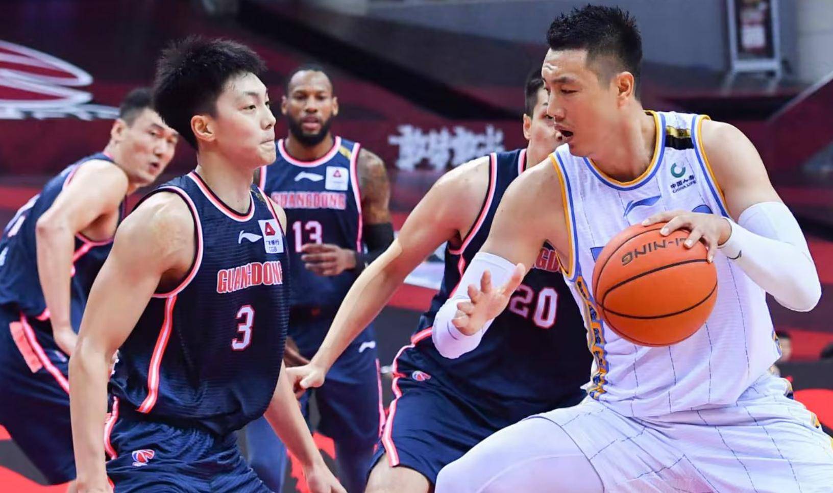 关于半场焦点:54-51,北京队稍占优势,比赛激烈进展中!的信息 关于半场焦点:54-51,北京队稍占优势,比赛激烈进展中!的信息