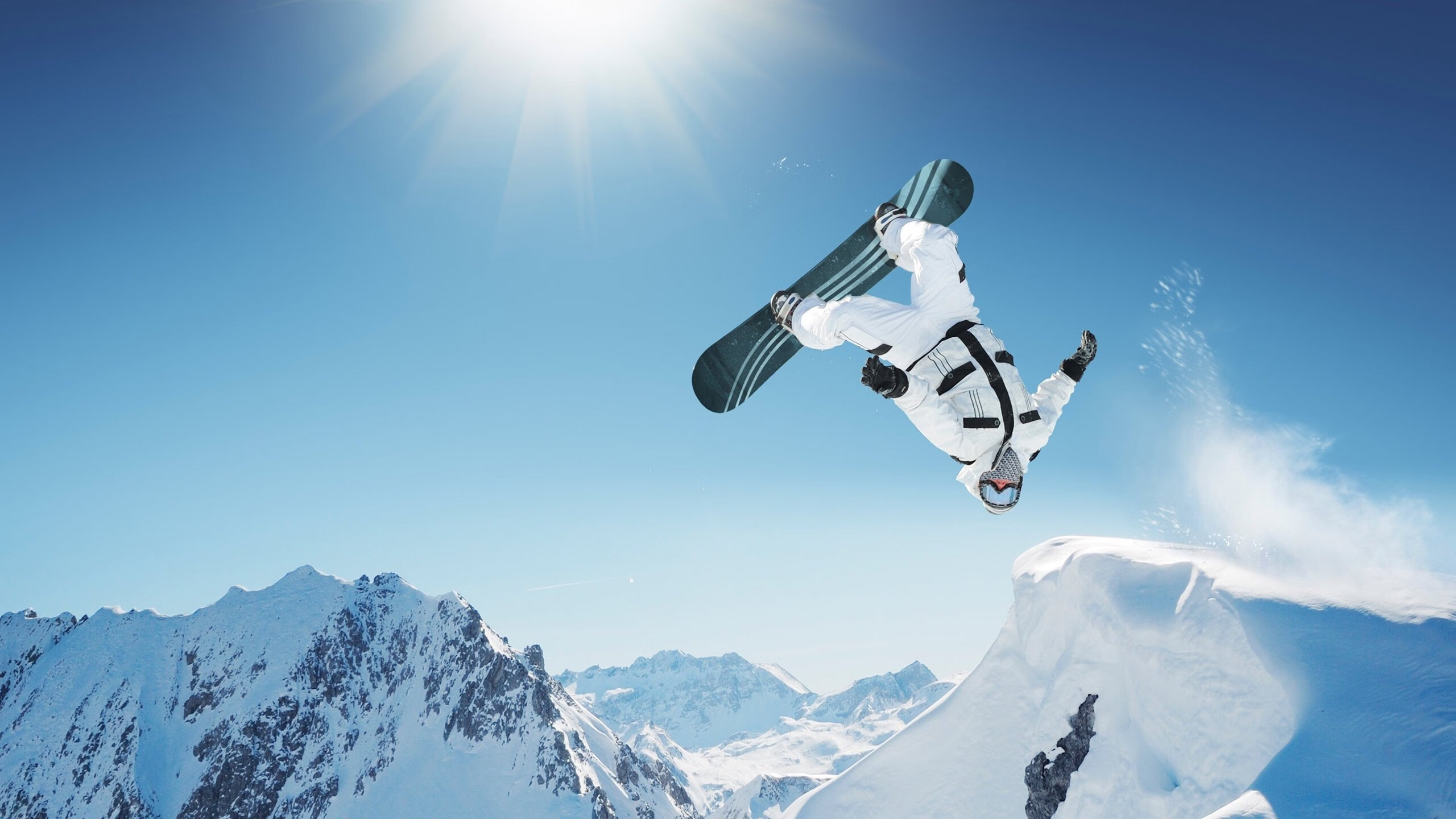 场上显神威：王强的三分命中率达到36%，一举奠定胜局，王强打多少分